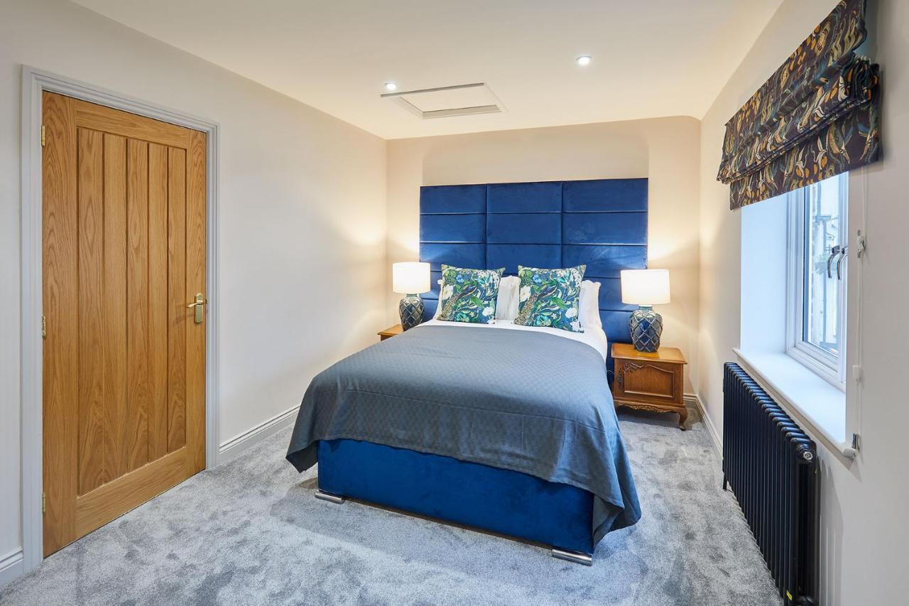 Host & Stay - Black Swan Mews ริปอน ภายนอก รูปภาพ